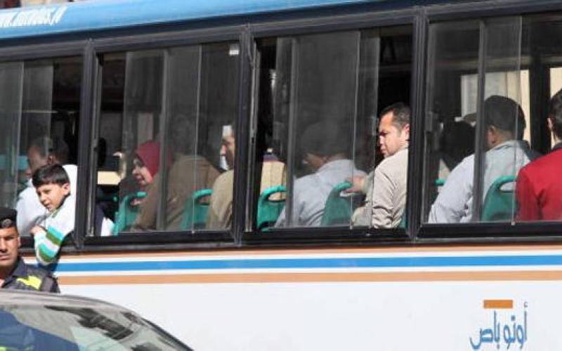 على قارعة طريق "النقل العام"