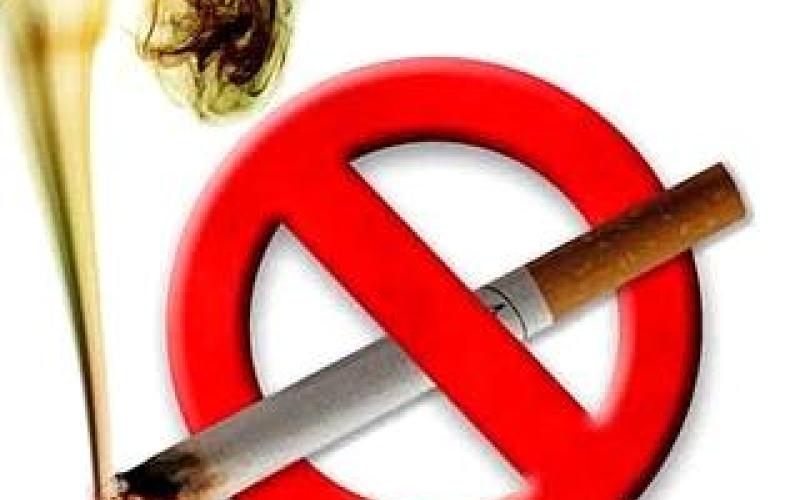 "محمد" يطفيء سيجارته بعد 37 سنة من التدخين