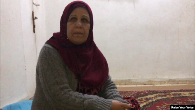 تقول سعاد سليم، 54 عاما، إن مساحة عبادة الصابئة المندائية تقلصت بعد لجوئهم إلى الأردن