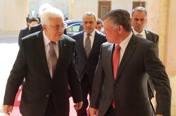 الملك يلتقي الرئيس الفلسطيني