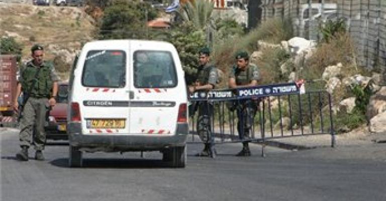القوات الإسرائيلية تعتقل فلسطينيين في القدس
