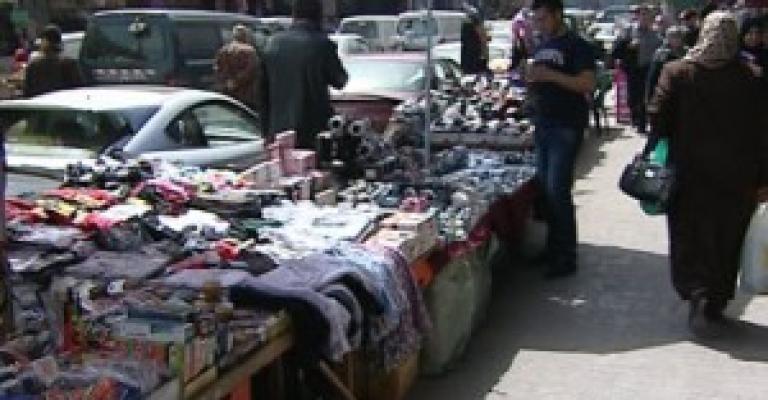 الامانة تزيل بسطات وسط البلد وتحاور المخالفين الامانة تزيل بسطات وسط البلد وتحاور المخالفين