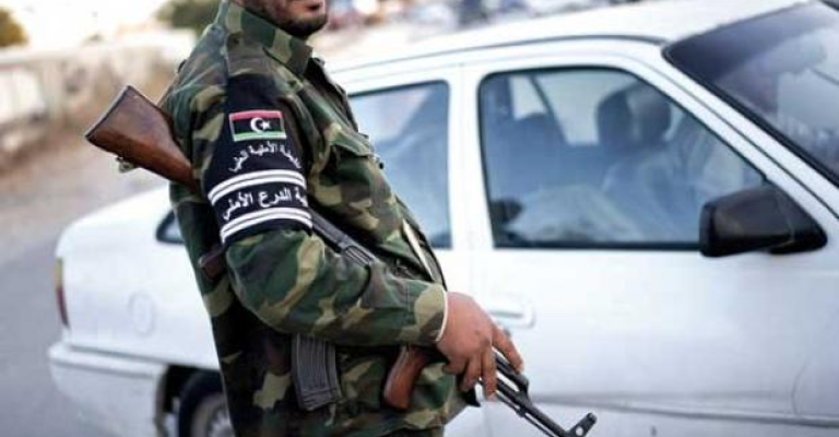 جماعات مسلحة تهاجم مواقع للجيش الليبي في بنغازي