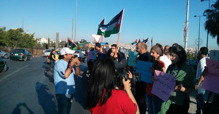 "لا أهلاً ولا سهلاً ببيريز" على الدوار الرابع