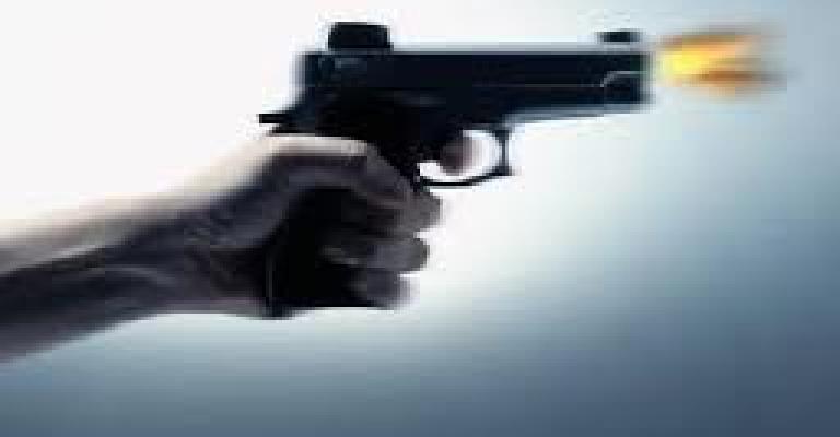 إصابة مواطن بعيار ناري في الشونة الجنوبية