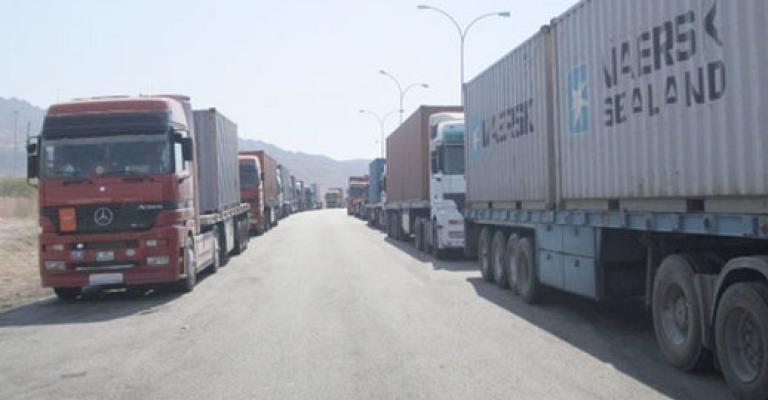 تجدد أزمة شاحنات الخضار والفواكه