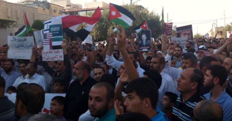 محاولة للوصول إلى مبنى السفارة المصرية تنديدا بـ"مجزرة" رابعة والنهضة