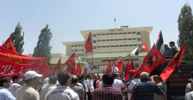 "القومية واليسارية" تحذر من الانخراط بالأزمة السورية