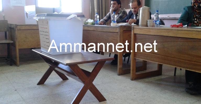 بدء عملية الاقتراع للانتخابات البلدية (صور)