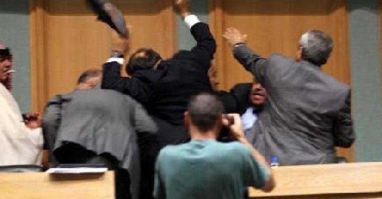 راصد يوصى بالبحث في اسباب انتشار ظاهرة العنف البرلماني