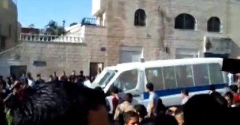 اعتصام طلبة مدارس احتجاجا على نقل مديريهم (صوت)