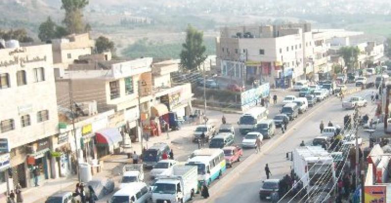 موظف تنمية يهدد بحرق نفسه في دير علا