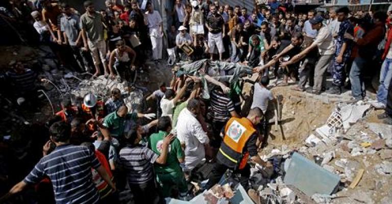 انتشال جثامين عشرة شهداء في غزة