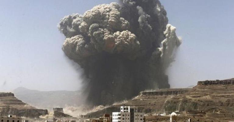 "تقدم" الحوثيين في قلب عدن والسعودية تكثف غاراتها