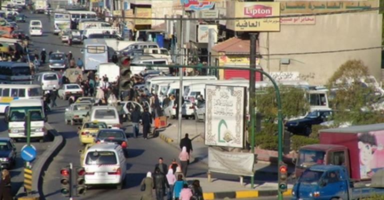 خطاب سياسي.. وكثافة صوتية تجذب المرشحين نحو الزرقاء