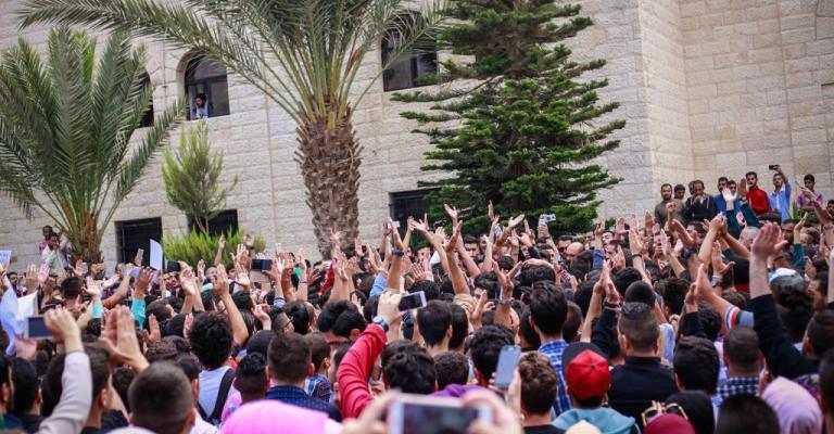 طلبة في "الهاشمية" يطلقون "الاعتصام المفتوح"