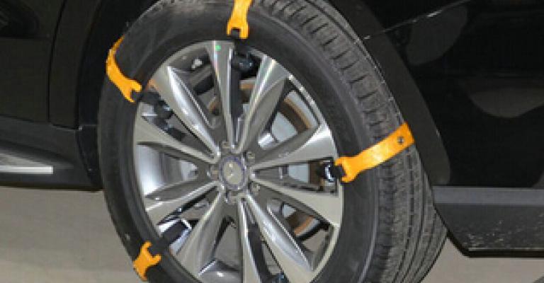 أقفال لعجلات المركبات للحد من الوقوف العشوائي