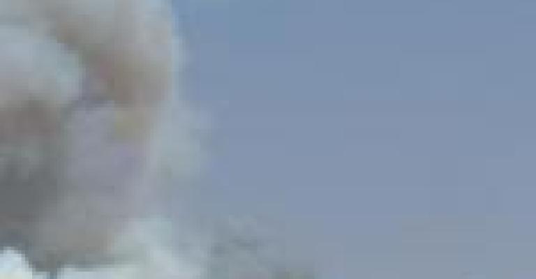 مصنع بولسترين يلوث الهواء في منطقة تل الرمل (فيديو)