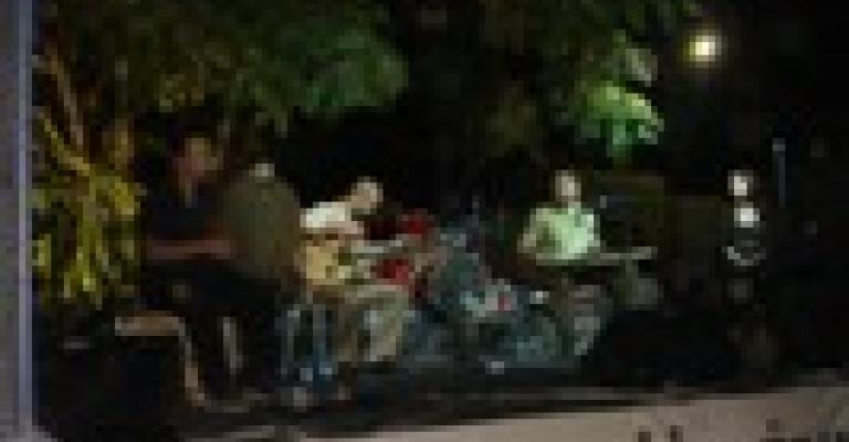 موسيقى عالمية على مسرح سوق جارا