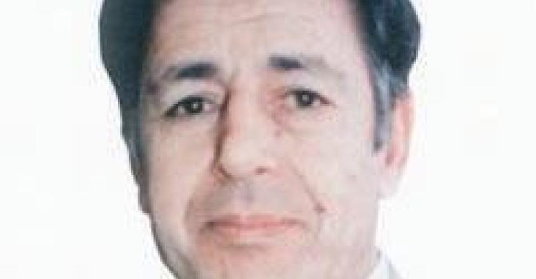 وفاة الصحفي محمود برهوم