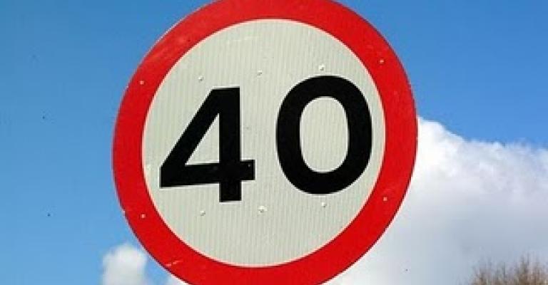 مراهقة امرأة بعد الأربعين