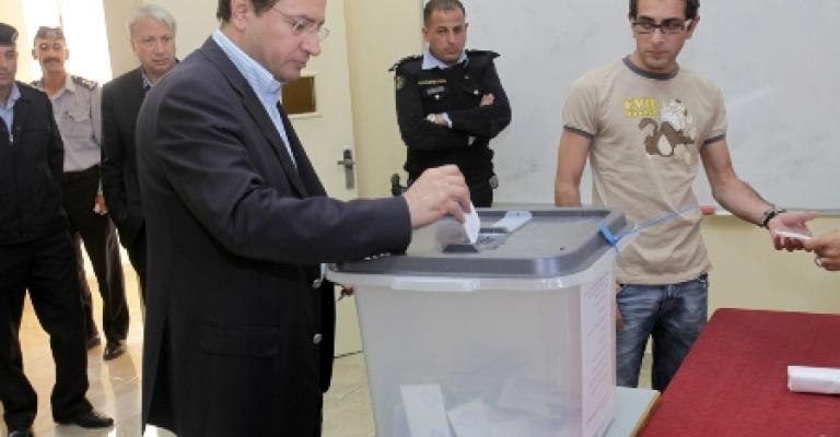 أمين عمان يدلي بصوته في الدائرة الثالثة 