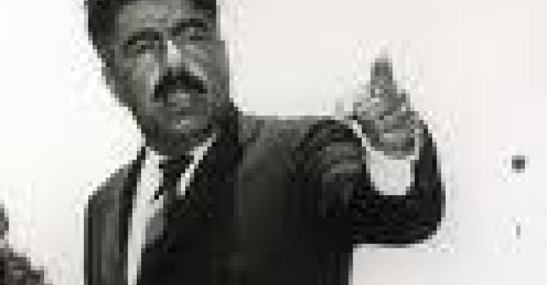 نتذكر وصفي التل بعد اربعين عاما وننسى غيره بعد أربع ساعات . 