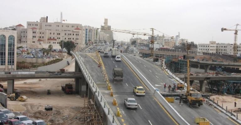 افتتاح المسرب الغربي للجسر العلوي لتقاطع الشميساني امام حركة السير