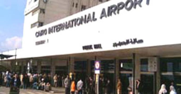 أكثر من 700 أردني عالقون في مطار القاهرة