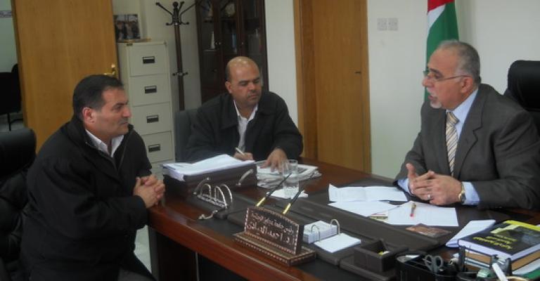 رئيس جامعة عجلون يطالب بزيادة الطاقة الاستيعابية للجامعة