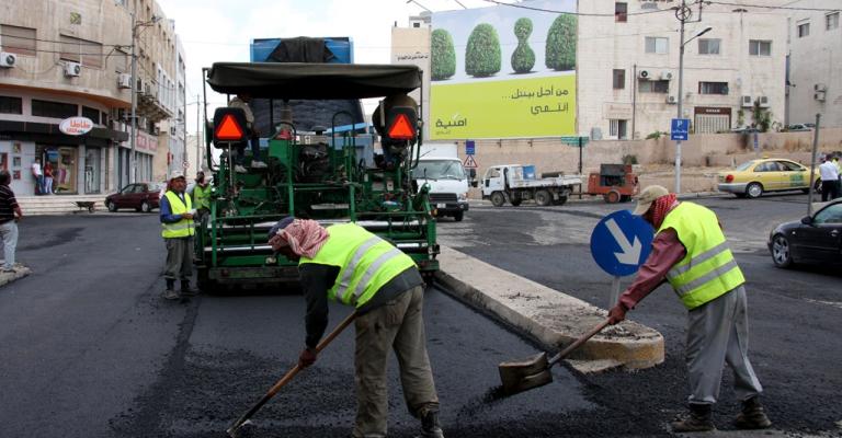 امانة عمان تنفذ اعمال تعبيد  وفقا لخطط مناطقها للعام 2011