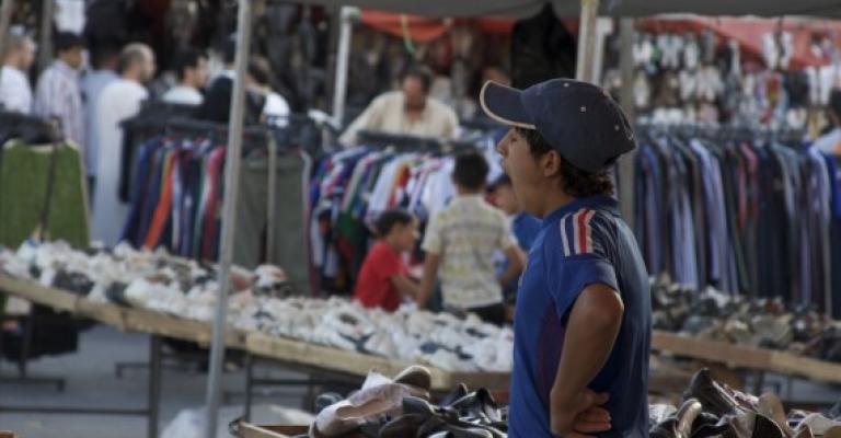 سوق العبدلي مهدد بالزوال وأصحاب البسطات يطالبون ببقائه على مدار الأسبوع  