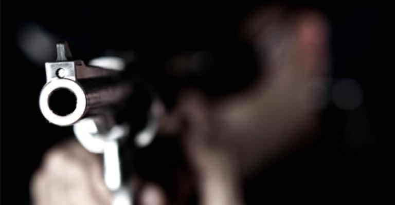 البحث الجنائي يكشف حادثة سطو على احدى محال الصرافة البحث الجنائي يكشف حادثة سطو على احدى محال الصرافة