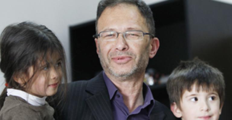 "الوطن السورية" تتهمه بمحاولة تأجيج الوضع السوري والخالدي يؤكد التزامه بالمهنية "الوطن السورية" تتهمه بمحاولة تأجيج الوضع السوري والخالدي يؤكد التزامه بالمهنية