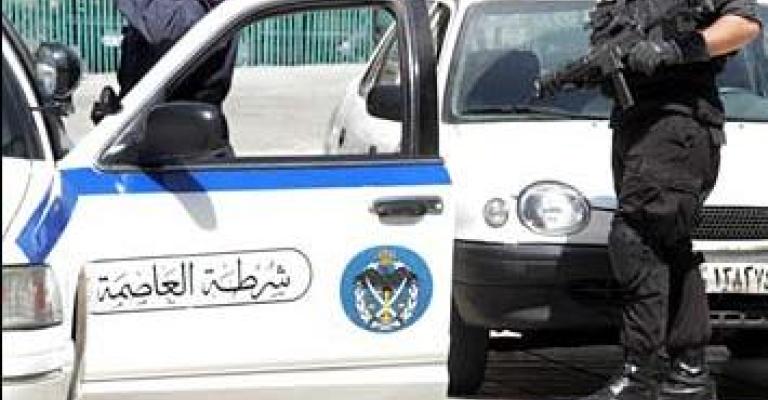 إصابة رجلي أمن أثناء ملاحقة مطلوبيْن خطيرين