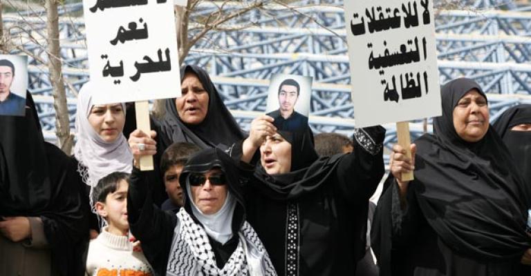 معتقلو التيار السلفي يضربون عن الطعام واعتصام للأهالي أمام الرئاسة