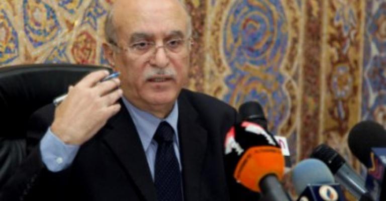 العدوان يستقيل من الحكومة احتجاجا على قوانين مقيدة للإعلام