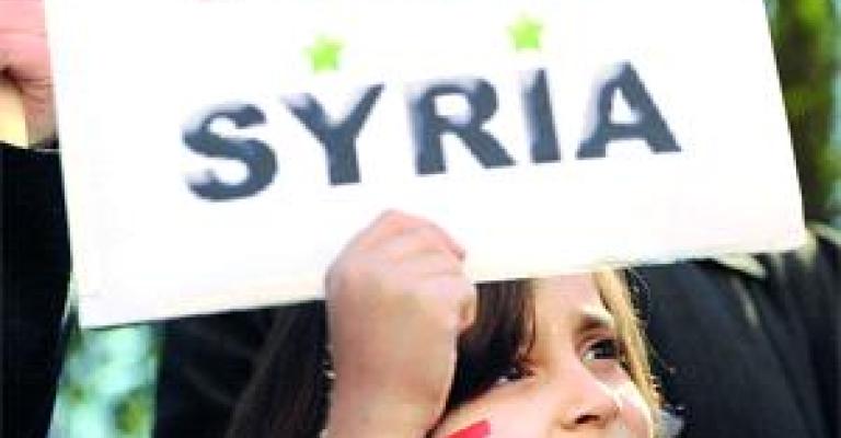 عائلات سورية تلجأ للأردن هربا من العنف  