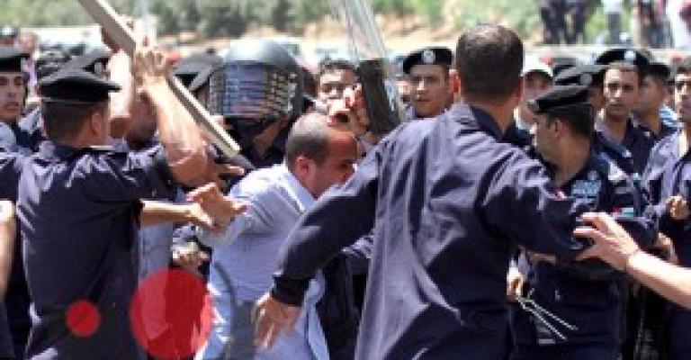 توقيف 4 من رجال الأمن وتشكيل لجنة تحقيق باعتداءات اعتصام ساحة النخيل