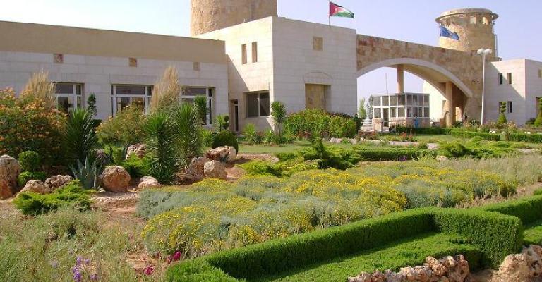 وقف قرار رفع رسوم التسجيل في جامعة العلوم والتكنولوجيا