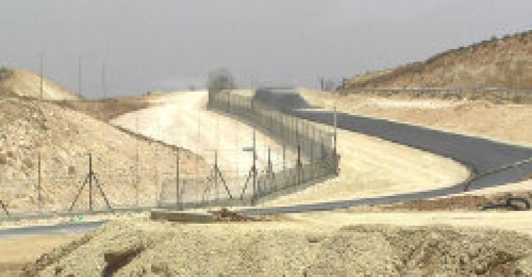 خوفا من أوضاع العراق: إسرائيل تبني سياجا مع الأردن