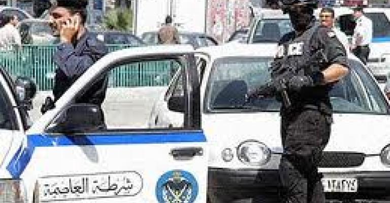 مكافحة مخدرات الزرقاء تعتقل الشباب وتداهم بيوت لأجل إخبارية كاذبة