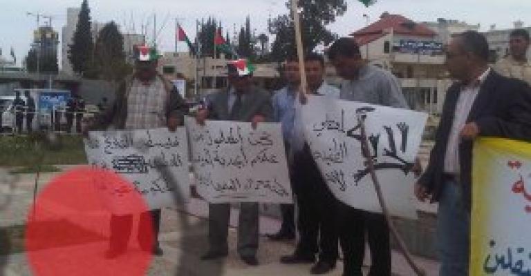 معلمون على الرابع للإفراج عن العوران وتمهيد لاعتصام مفتوح