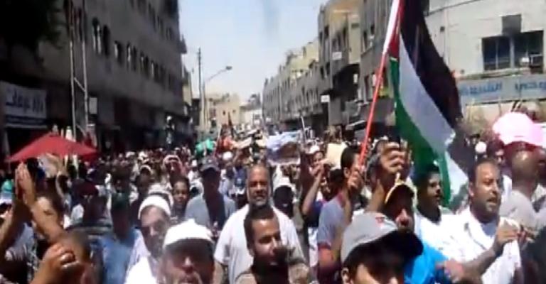 موجة الحر تنعكس على شعارات فعاليات الجمعة في العاصمة