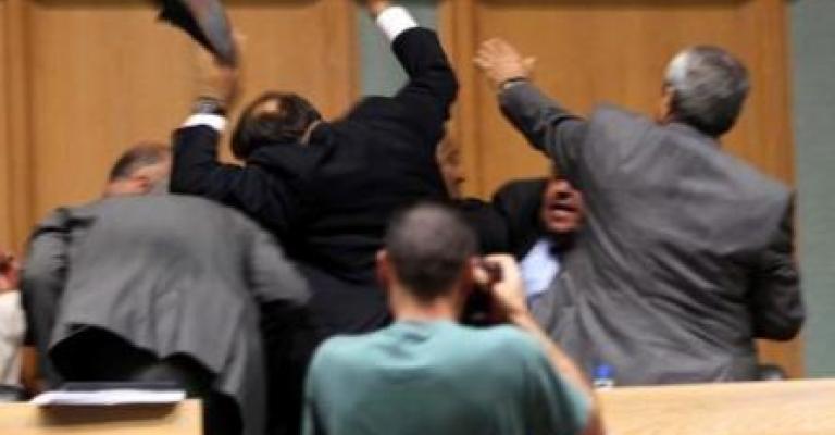 نقابة الصحفيين تدين الاعتداء على النمري نقابة الصحفيين تدين الاعتداء على النمري