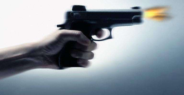 الاشرفية: شخص يقتل صديقه باطلاق نار عشوائي 