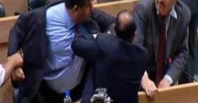 نقابة المحامين تنتقد ضمنيا تصرفات السعود