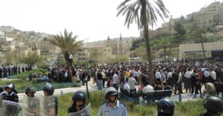 اسهر الخميس مع الفساد في ساحة النخيل