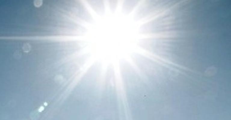 طقس حار نسبيا الى حار حتى الأحد 