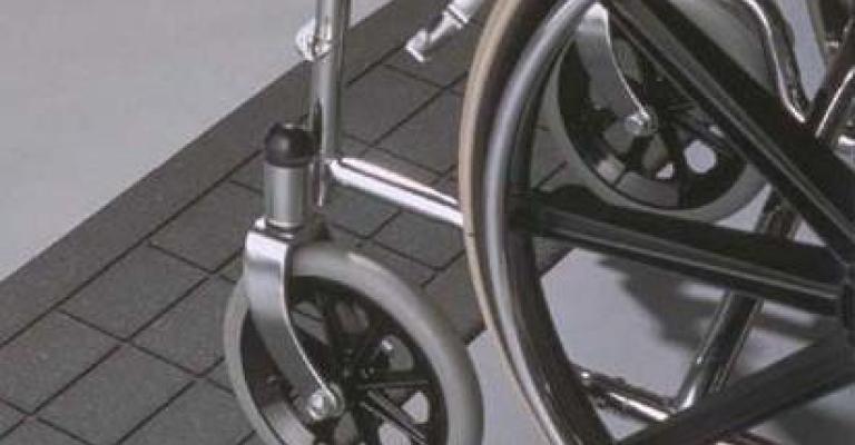 مطالبات بالتحقيق برفض الاهلية طالب معاق حركيا